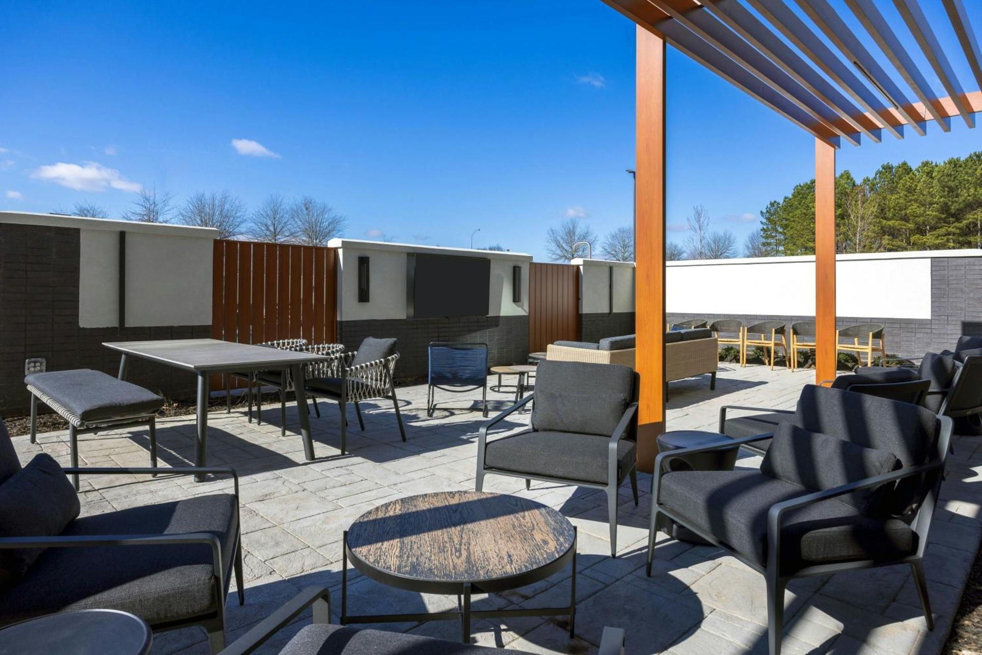 Towneplace Suites By Marriott Canton Riverstone Parkway Exterior photo